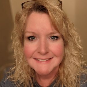 Meet your Posher, Lori